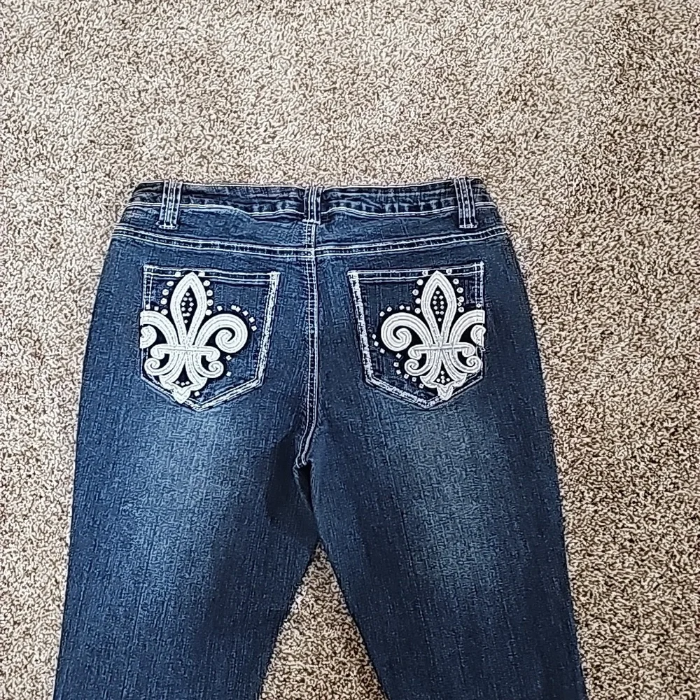 REVOLT SIZE 8 - Picture 6 of 6